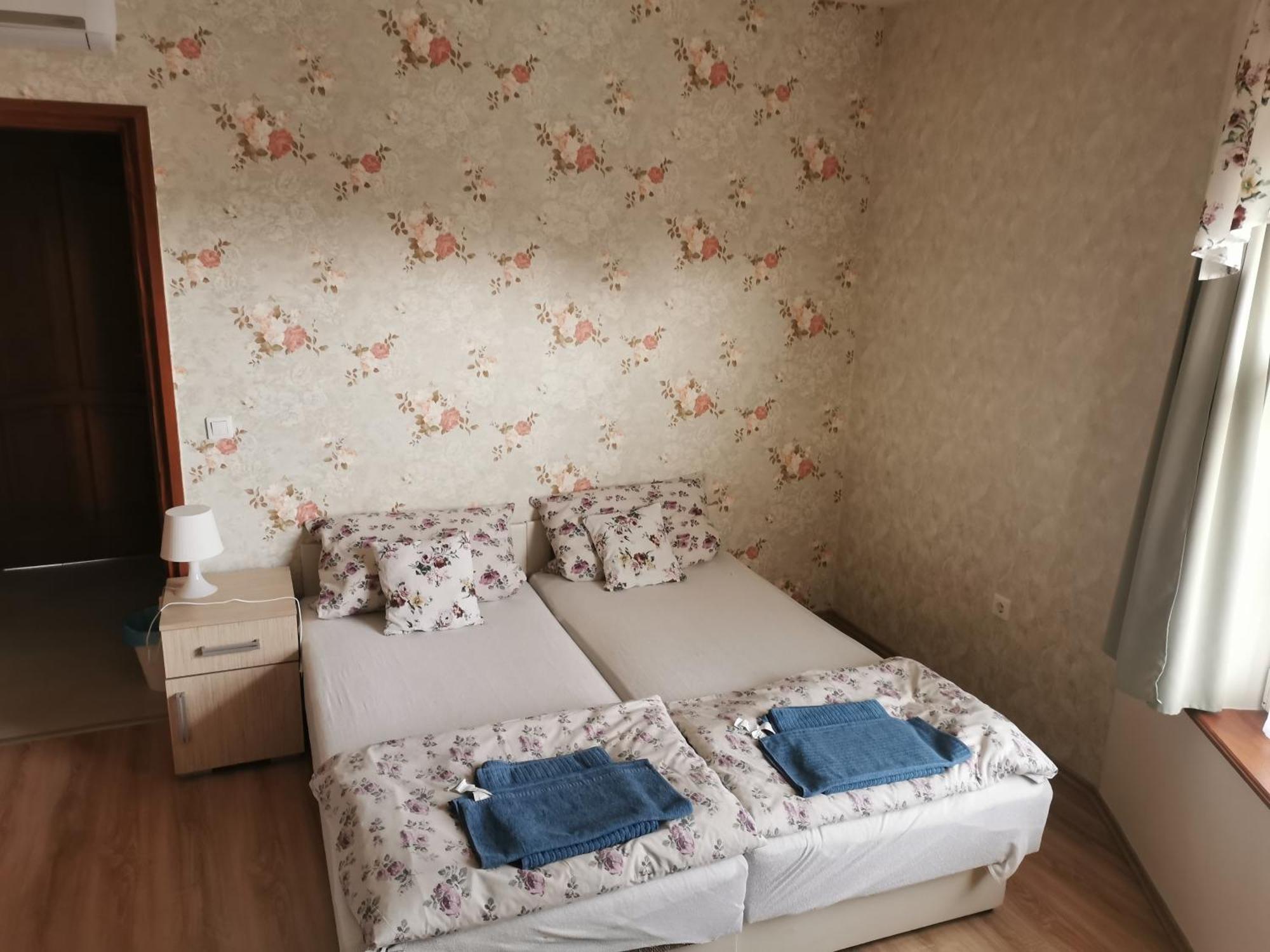 Village Garden Family Guest House Tiszakanyár Eksteriør billede